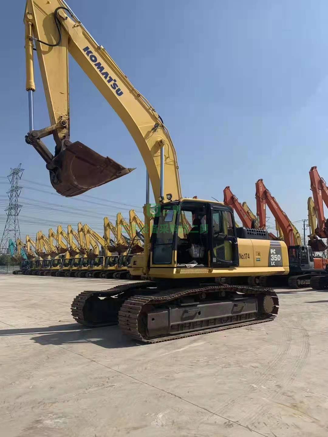 出售一臺小松200—7原版原樣挖掘機，三大件沒有動過