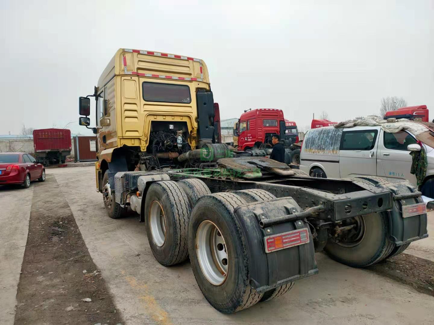 出售一臺德龍牽引車460馬力，國五排放量