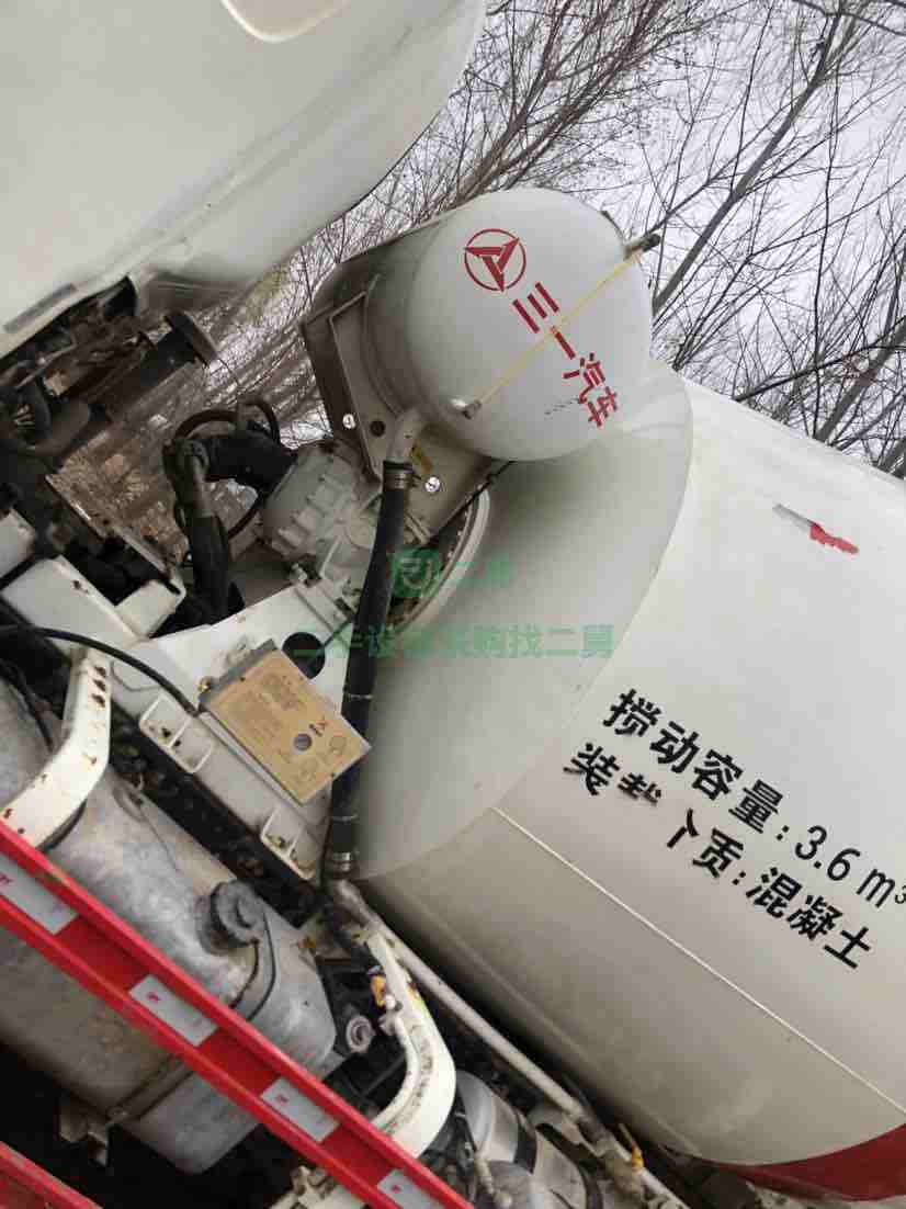 出售二手三一國五18年8方罐水泥攪拌車