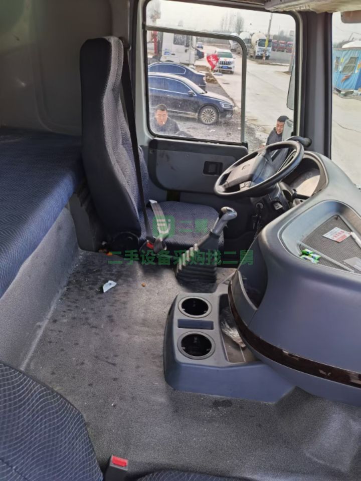 出售二手18年的豪沃底盤瑞江上裝攪拌車