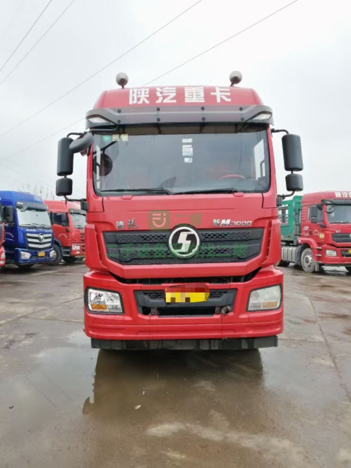 出售牽引車德龍400車齡2年10個月全保險車況精品無磕碰