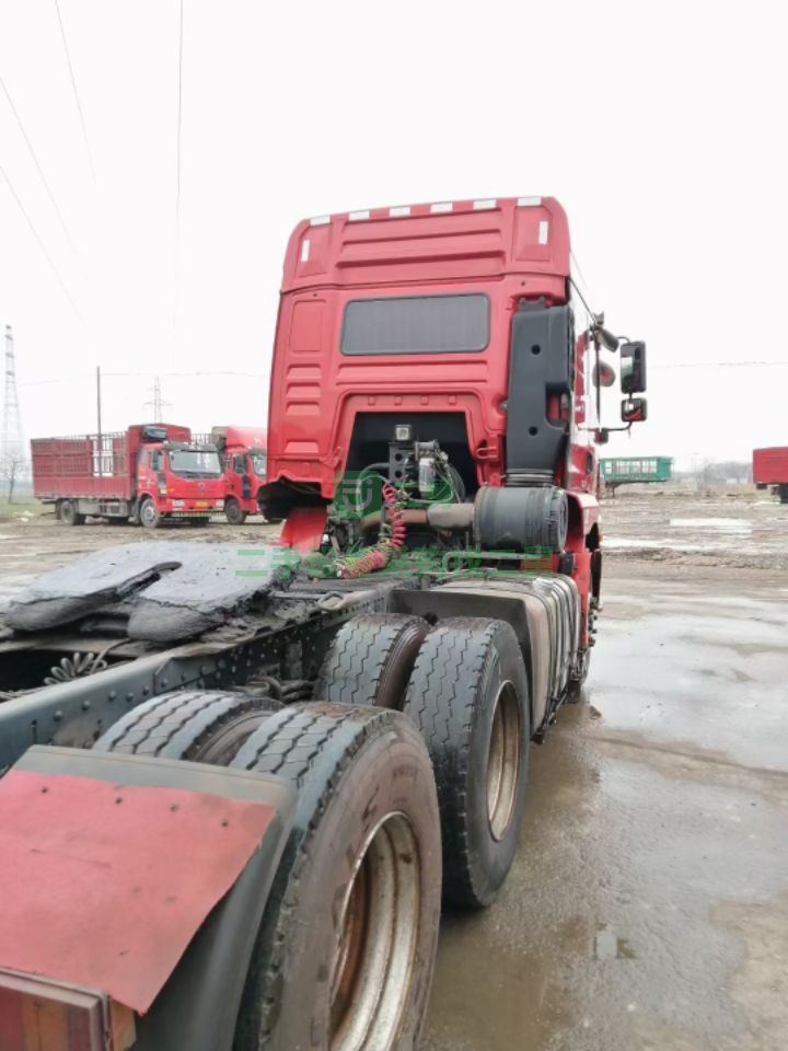 出售牽引車德龍400車齡2年10個月全保險車況精品無磕碰