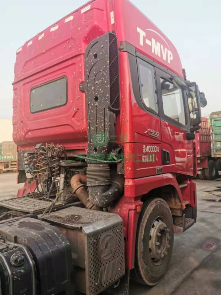 出售牽引車德龍460馬力X3000牽引車，車齡1年1月份