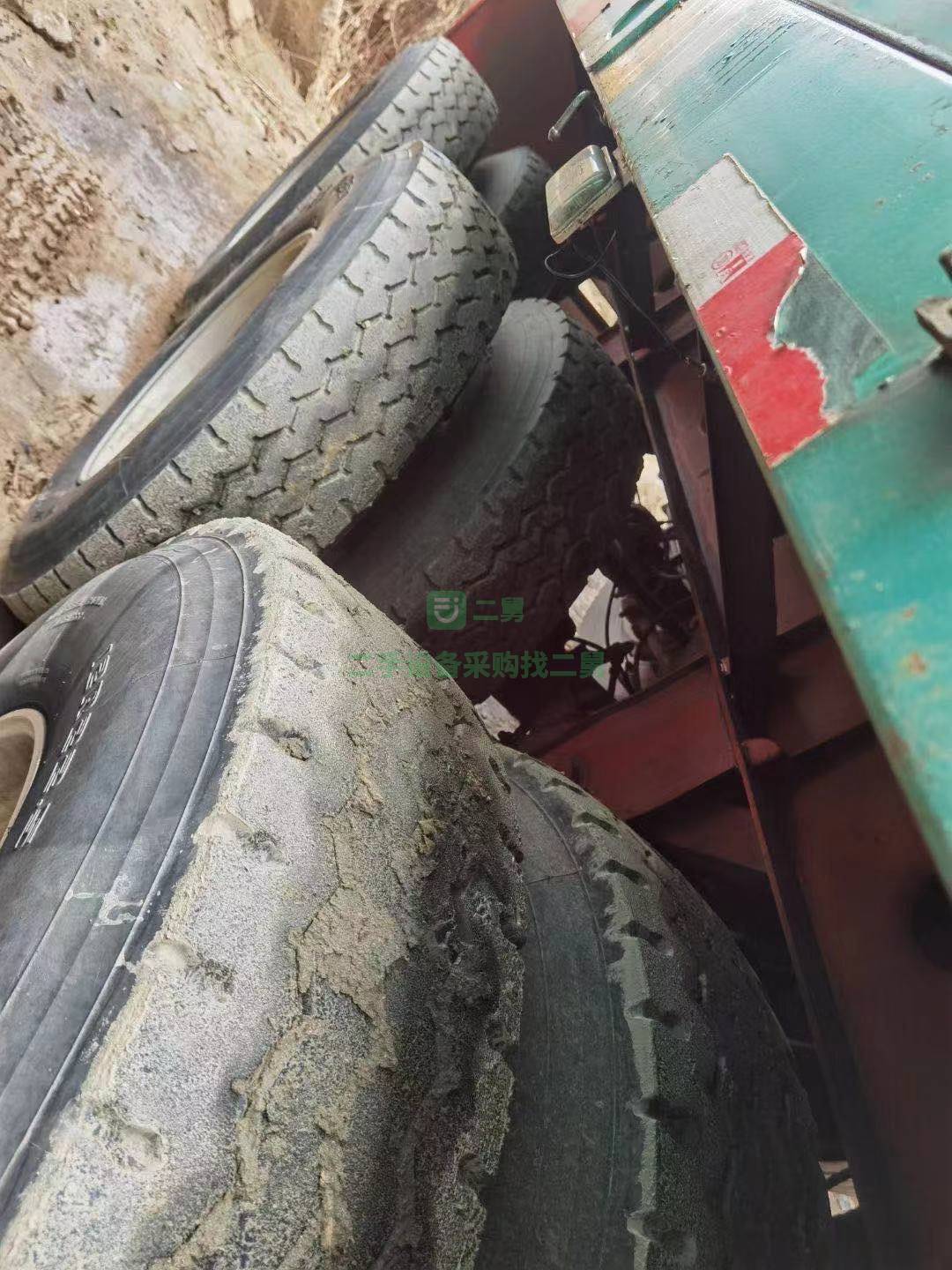出售一臺(tái)8個(gè)月解放JH6牽引車，460雙驅(qū)帶11米永達(dá)掛車