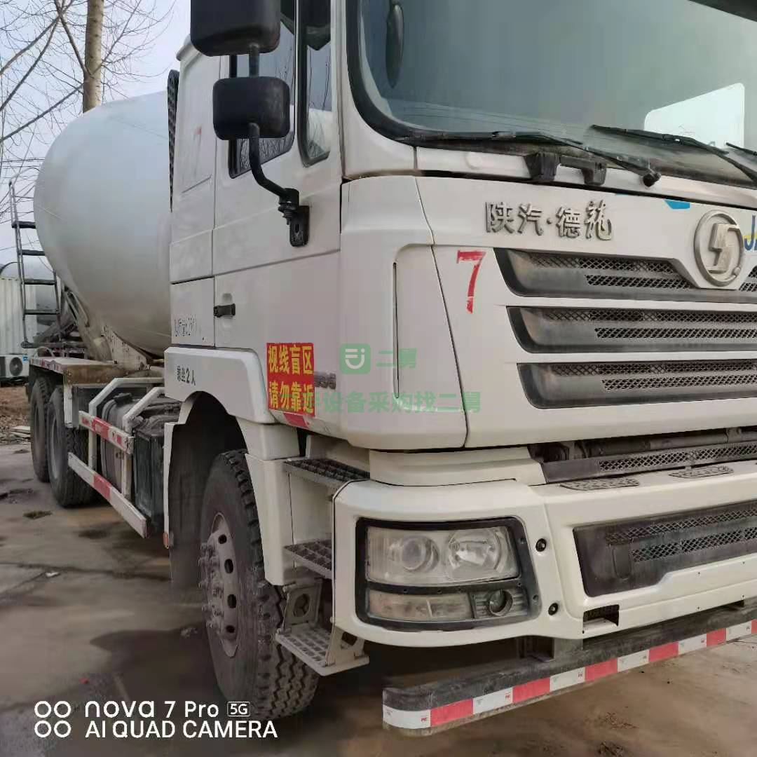 出售一臺17年國五德龍大14方攪拌車336馬力
