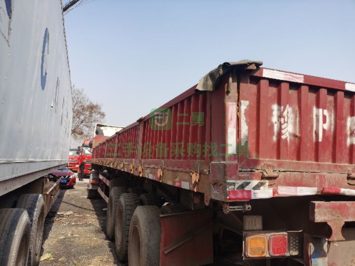 出售二手18年的13米側翻半掛車