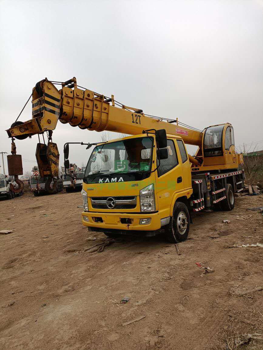 出售一臺18年5月份的10噸吊車，手續齊全