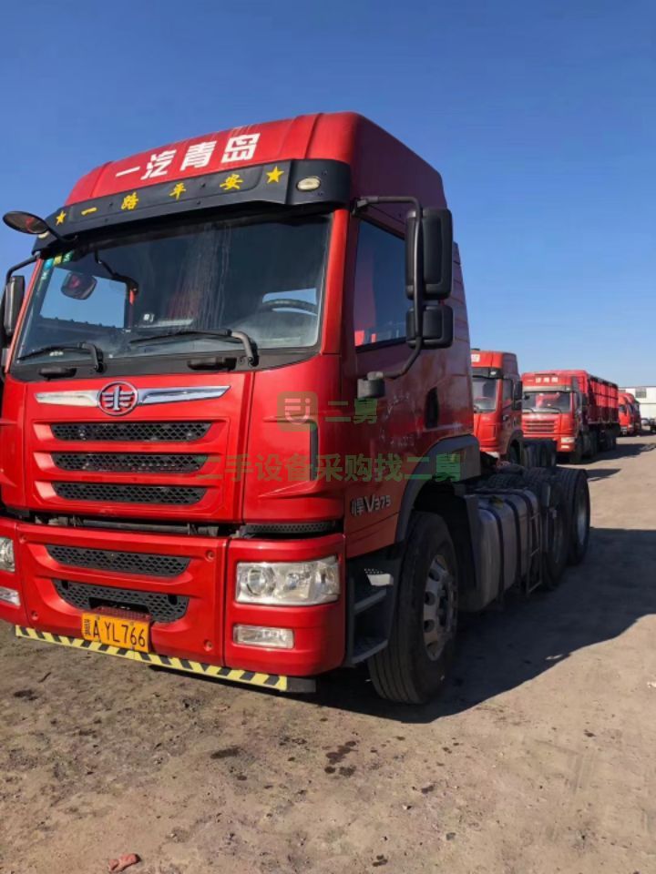 河北出售二手九成新的捍衛375馬力牽引車