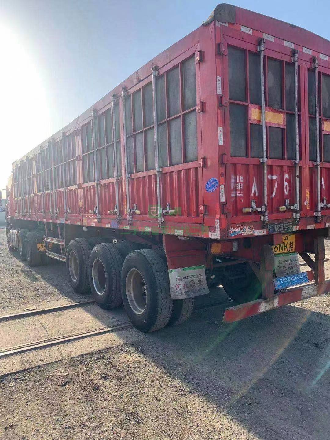 出售一臺八個月悍威400雙驅牽引車帶11米半掛車