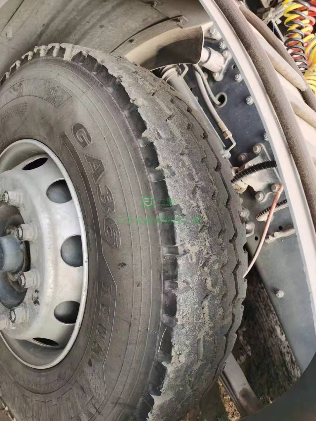出售一臺解放420馬力國四單驅牽引車，16年6月
