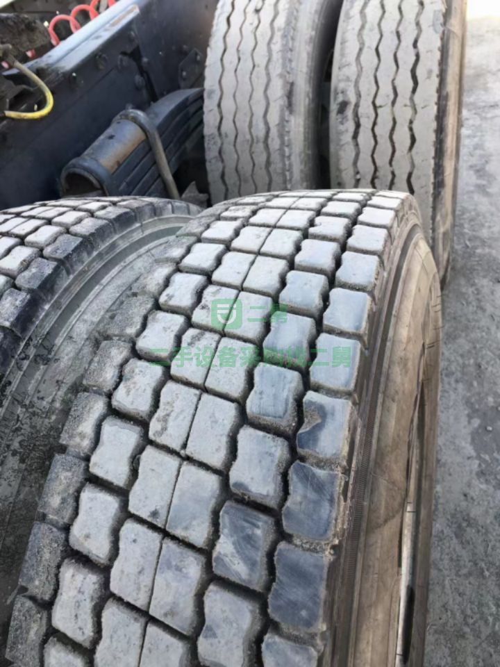 河北出售二手九成新的捍衛375馬力牽引車
