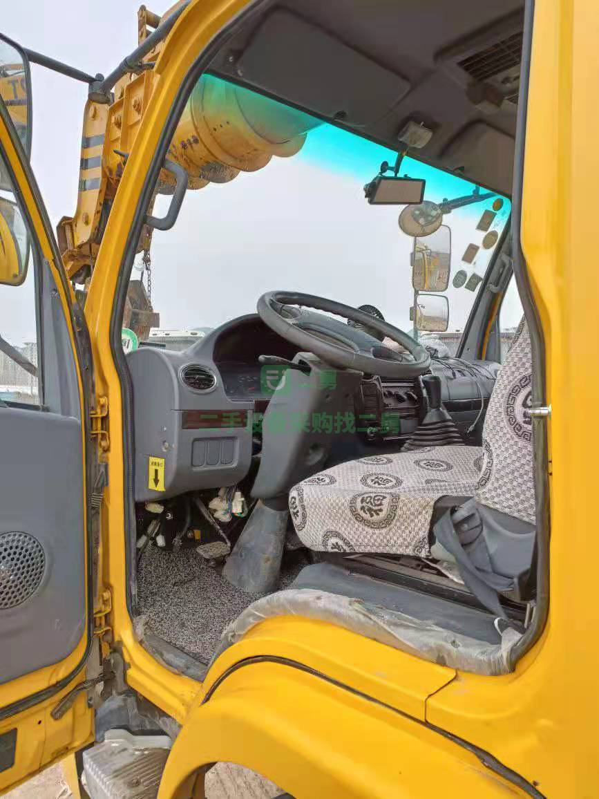 出售一臺18年5月份的10噸吊車，手續齊全