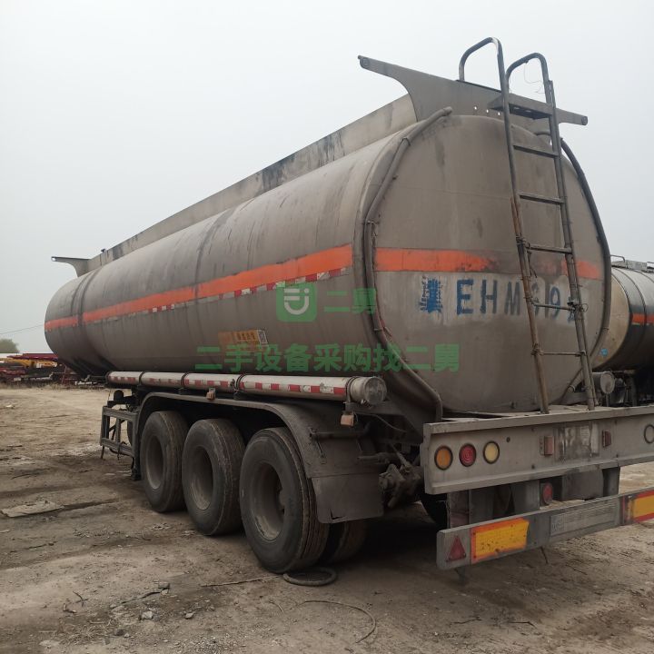 出售17年盛潤鋁合金食用油罐車，43方