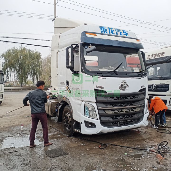 出售17年的東風柳汽H7國五460馬力單驅牽引車