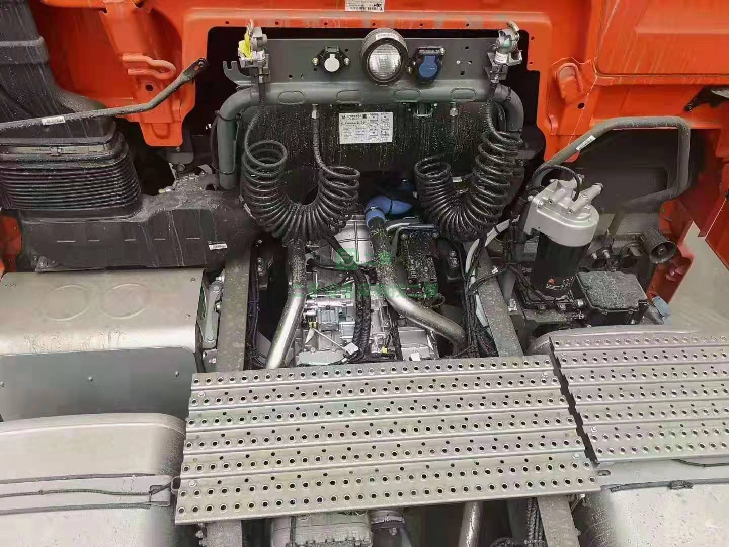 出售一臺汕德卡G7牽引車，540馬力