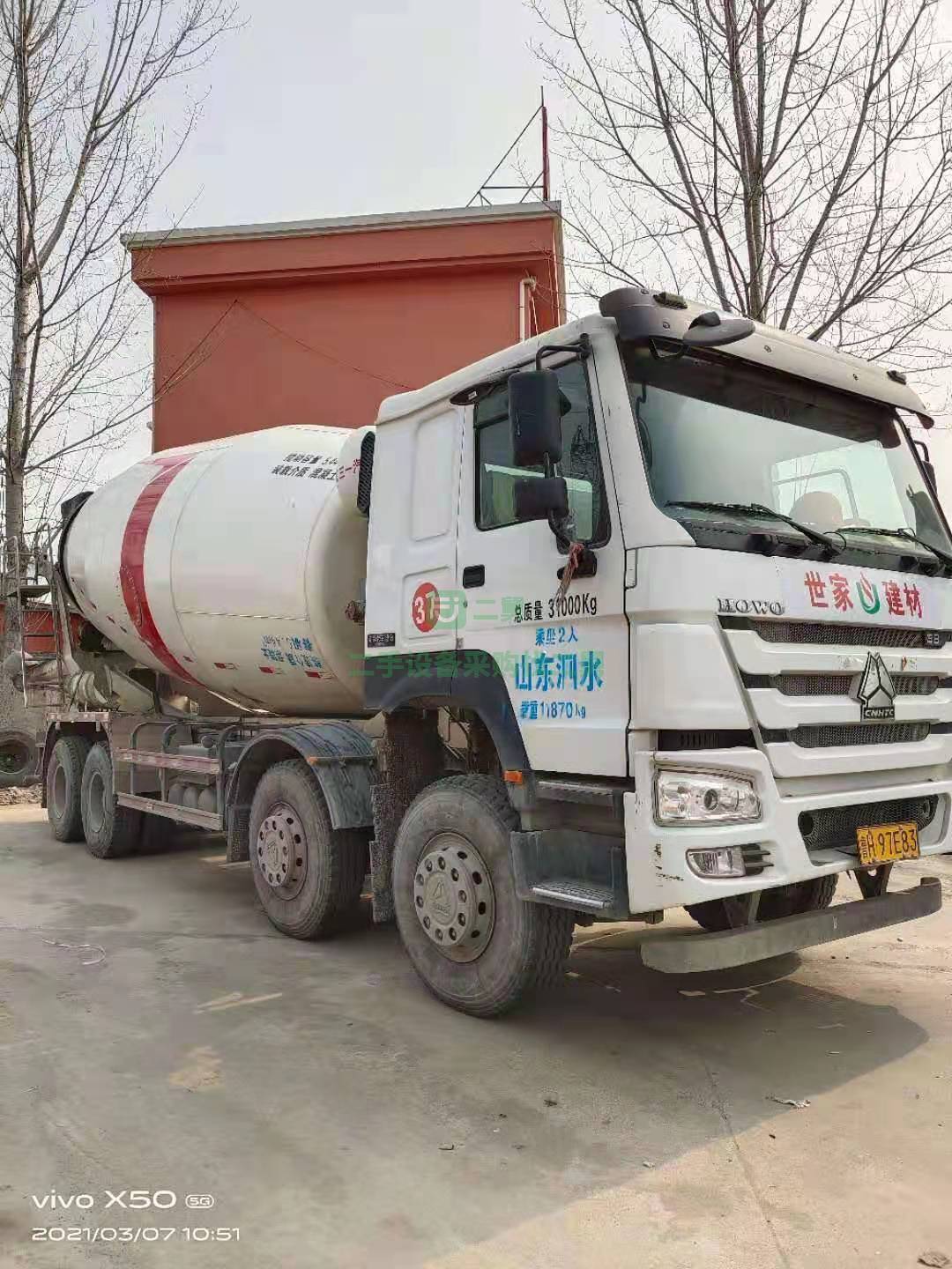 出售一臺19年豪沃大18方攪拌車  三一上裝