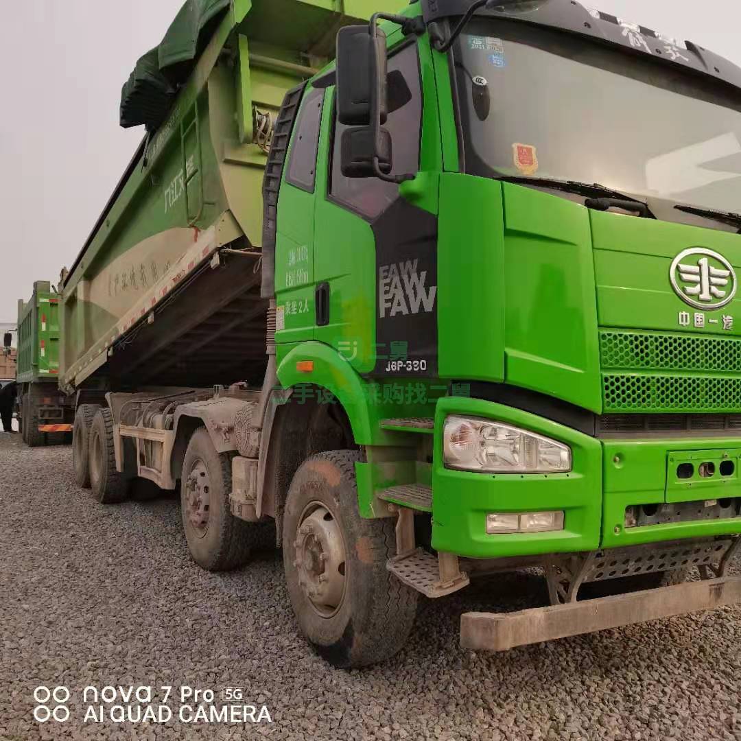 出售一臺19年7.6米解放J6P自卸車 390馬力