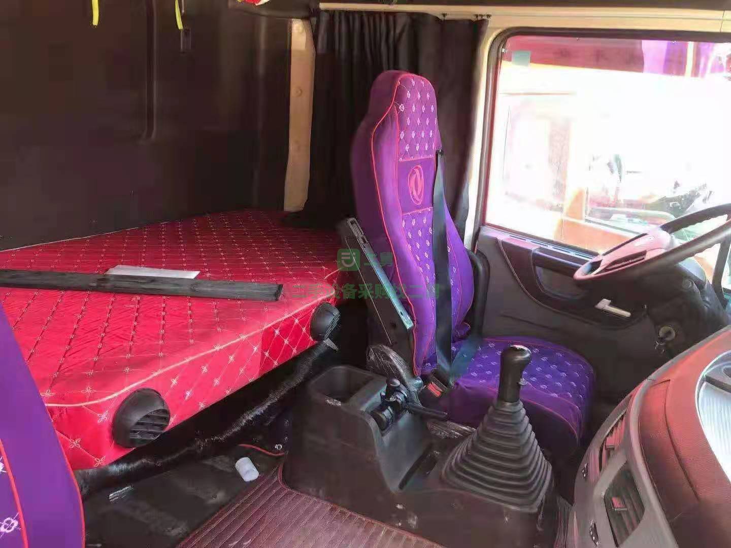出售一臺最新款天龍450馬力旗艦版牽引車