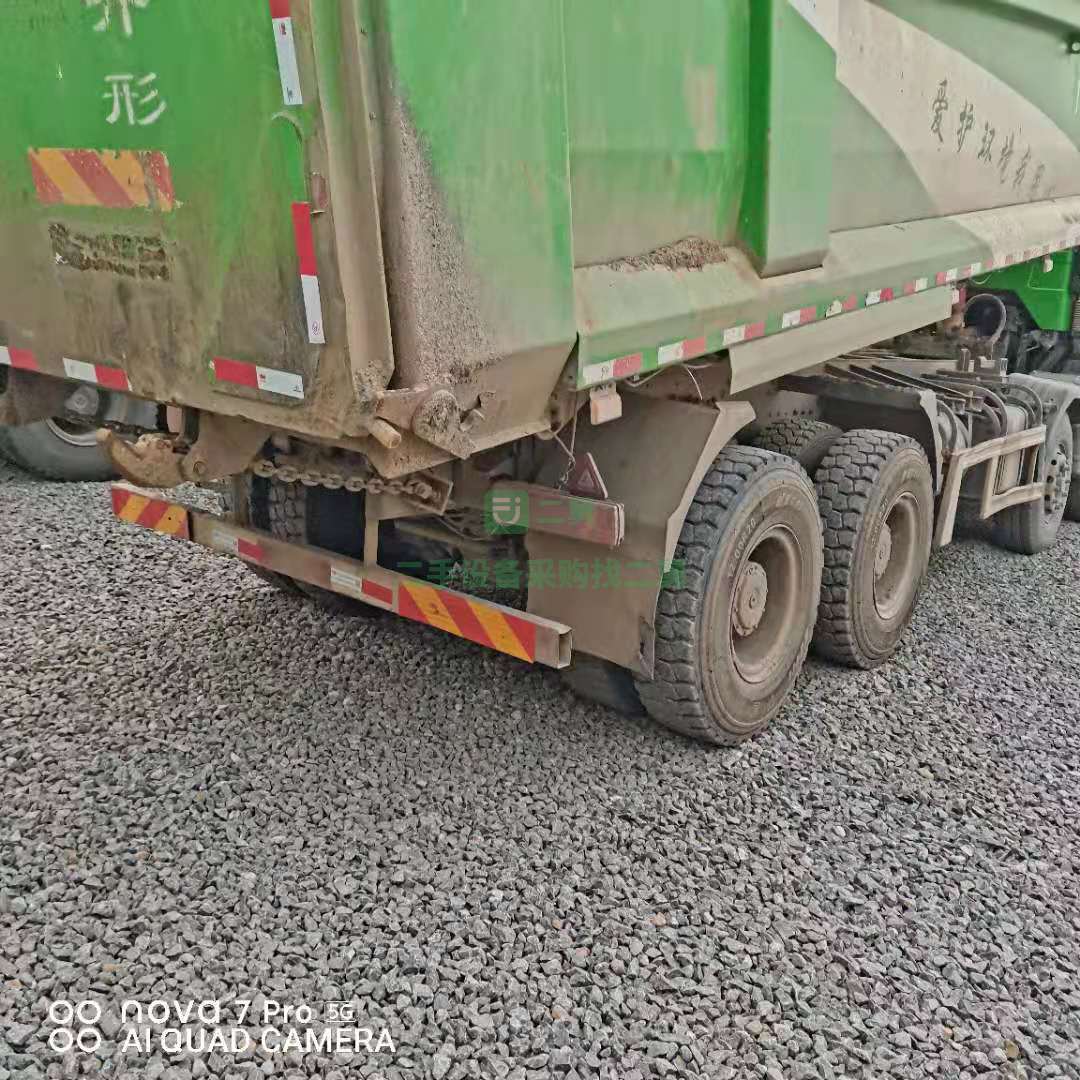 出售一臺19年7.6米解放J6P自卸車 390馬力