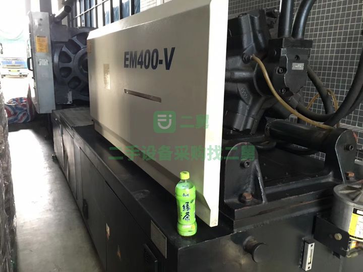 出售9成新PET專用機震雄400噸注塑機
