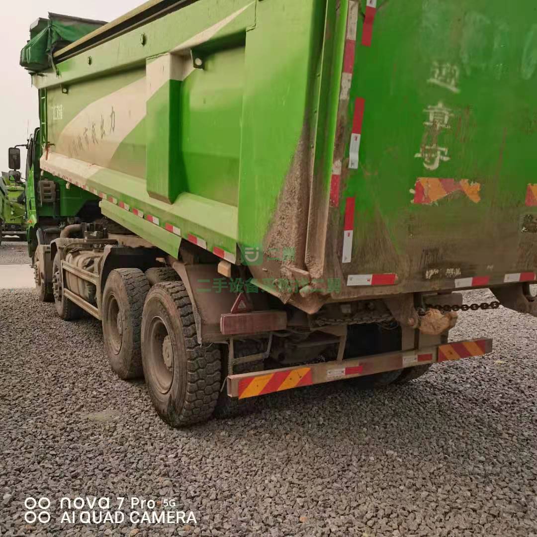 出售一臺19年7.6米解放J6P自卸車 390馬力