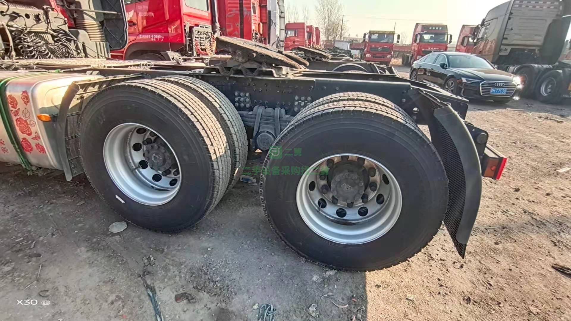 出售四臺東風天龍旗艦牽引車