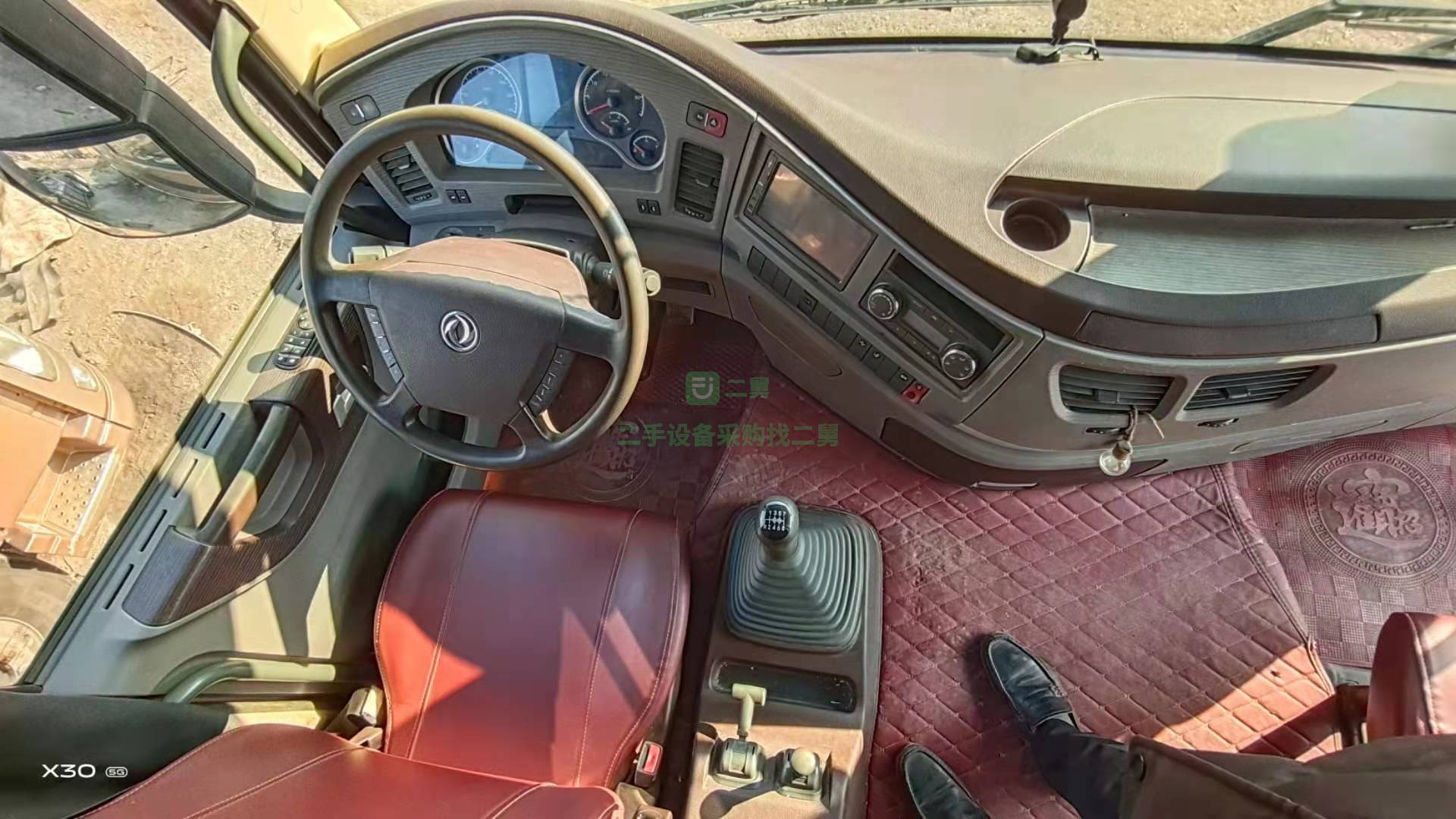 出售四臺東風天龍旗艦牽引車