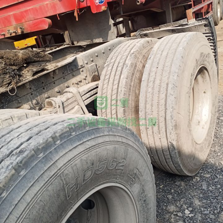 出售德龍新M3000國五輕體，400馬力牽引車