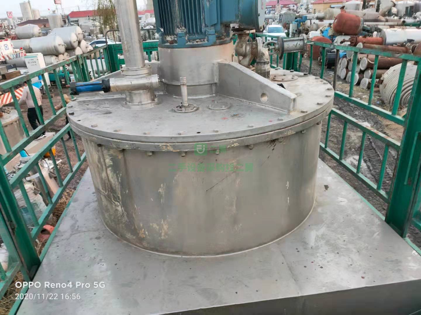 出售一臺江蘇華大產  1600#上懸刮刀離心機