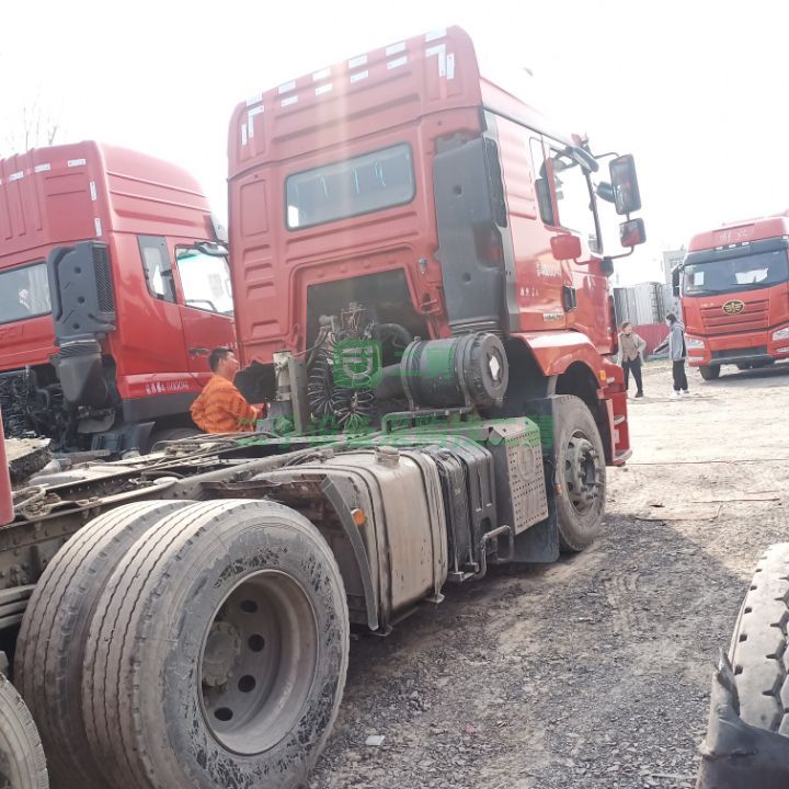 出售德龍新M3000國五輕體，400馬力牽引車