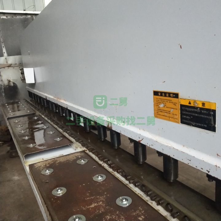 出售八成新的江蘇亞威8*5000剪板機