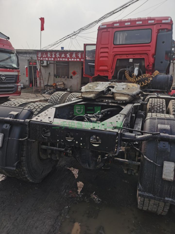 出售18年4月陜汽德龍M300輕體牽引車