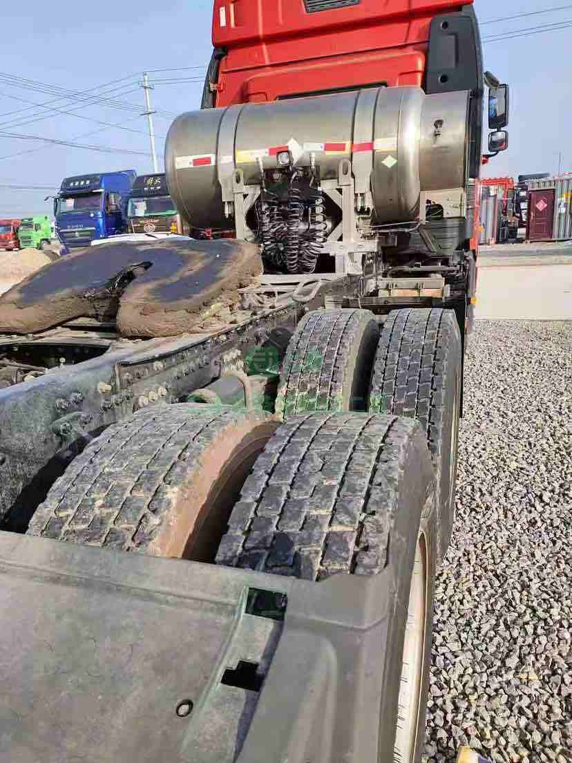 出售解放J6p燒氣牽引車，19年4月國五430馬力