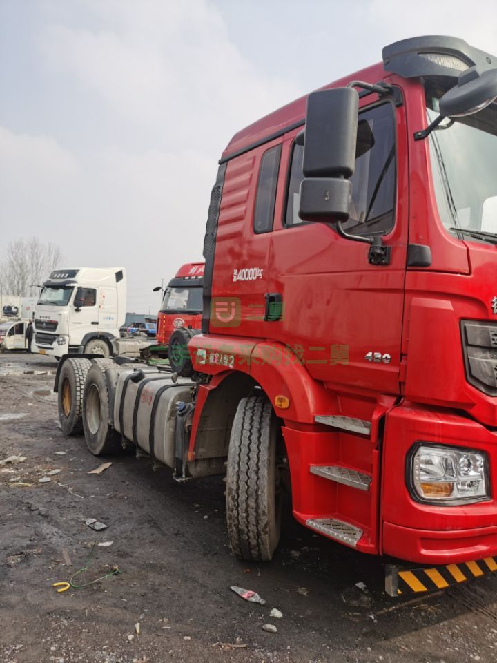 出售18年4月陜汽德龍M300輕體牽引車