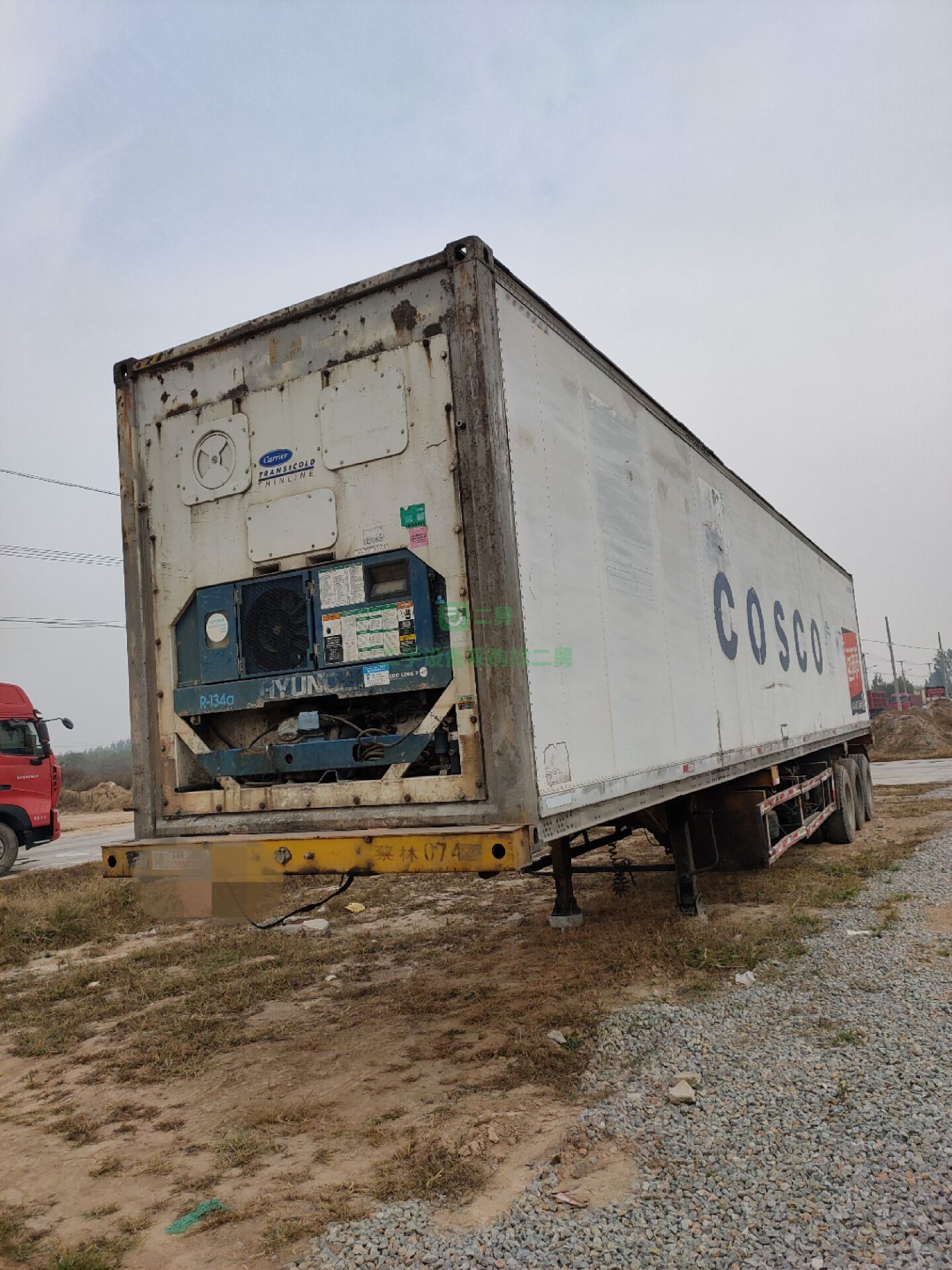 出售二手標箱側翻半車，八成新左右
