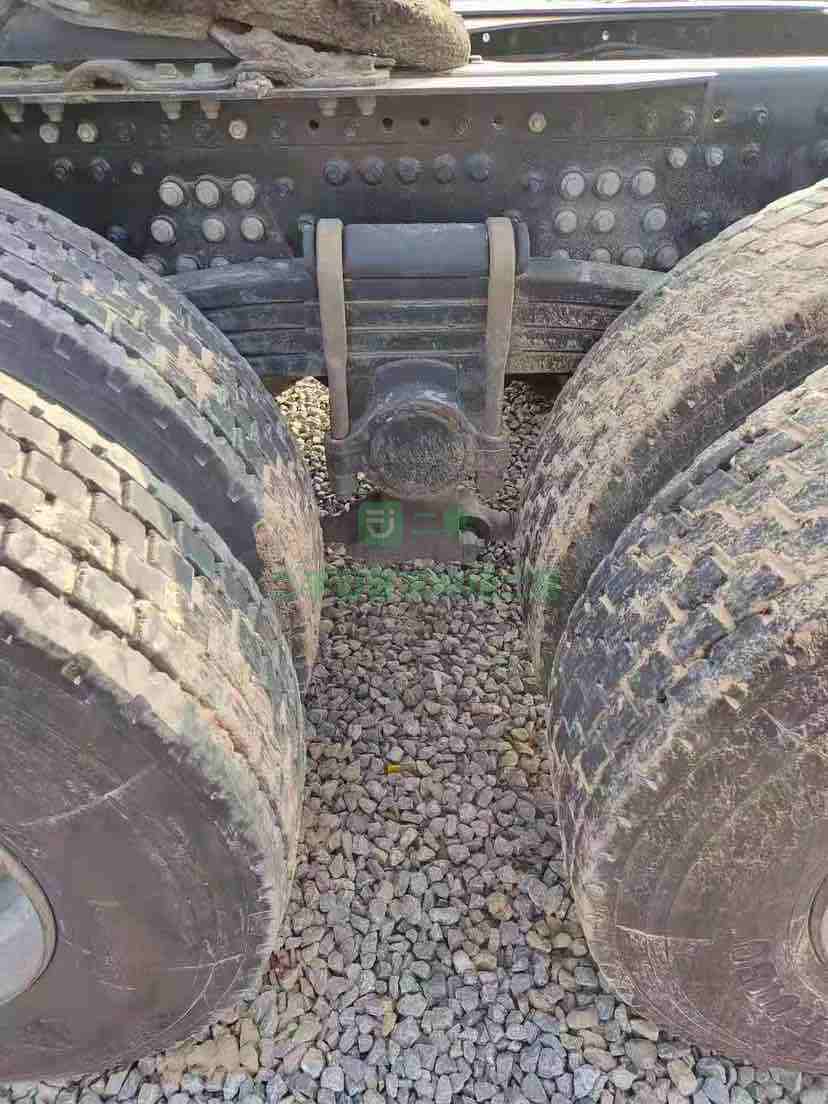 出售解放J6p燒氣牽引車，19年4月國五430馬力