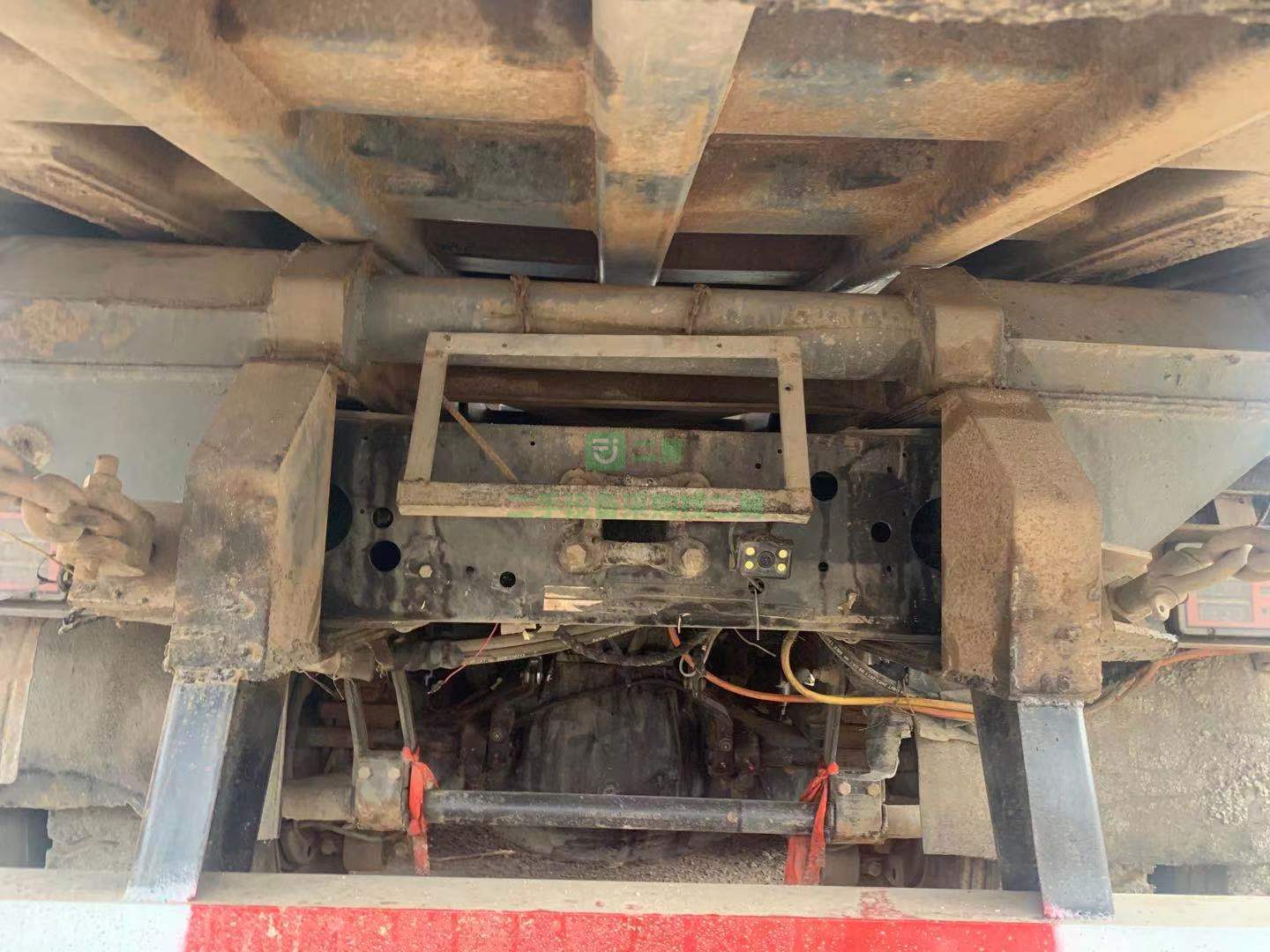 出售18年上牌國五排放8米德龍X3000自卸車