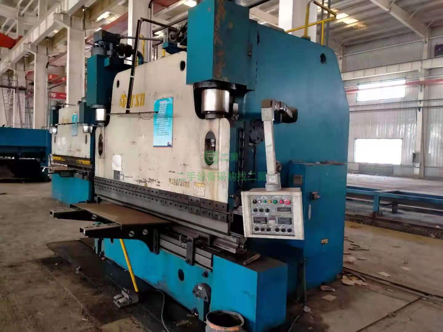 出售天水產320噸乘3.2米折彎機