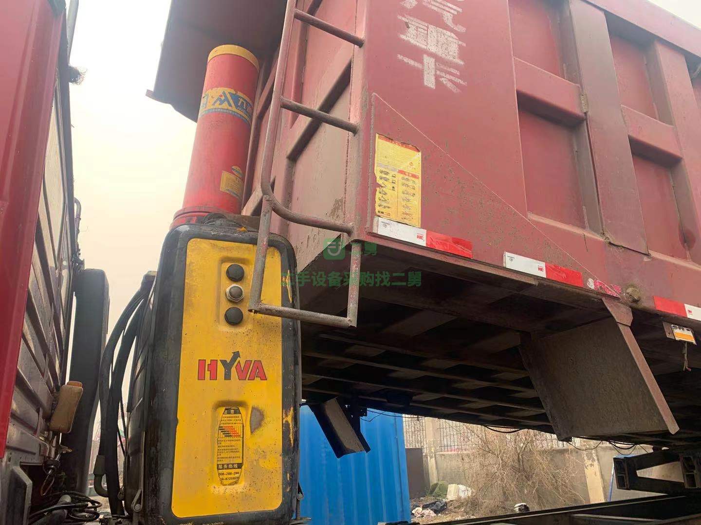 出售18年上牌國五排放8米德龍X3000自卸車