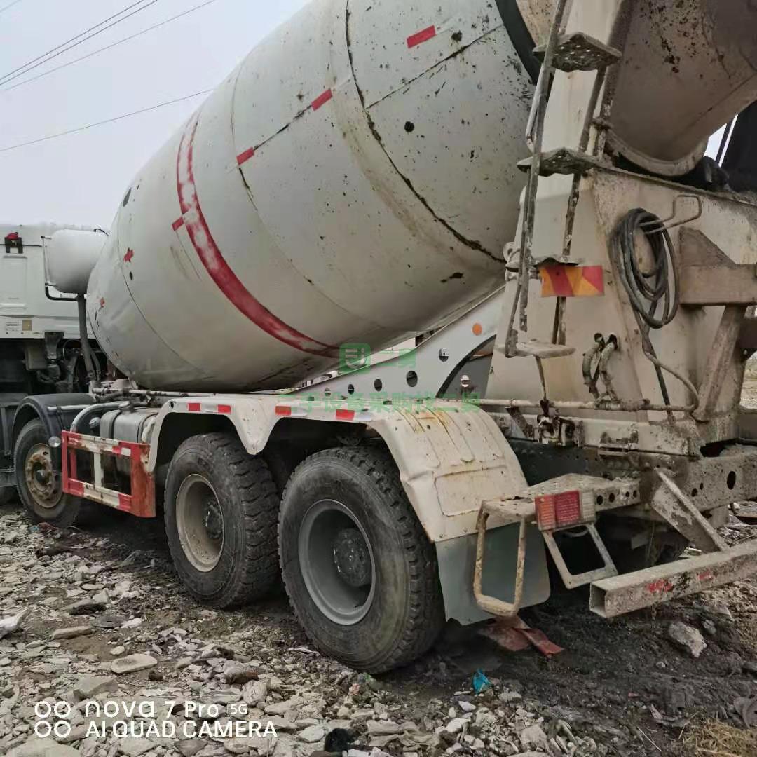 出售一臺17年斯太爾輕量化攪拌車 340馬力