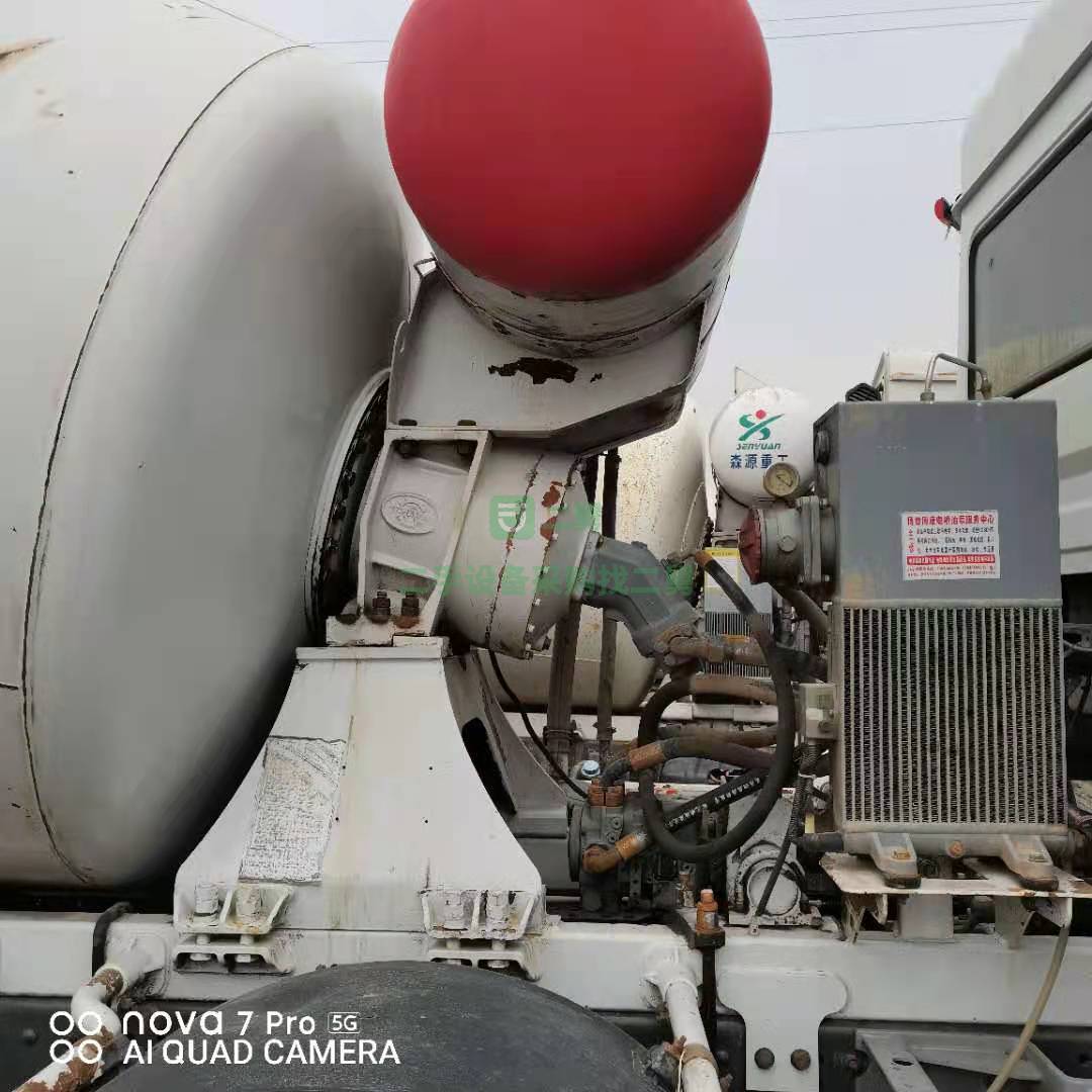 出售一臺17年斯太爾輕量化攪拌車 340馬力