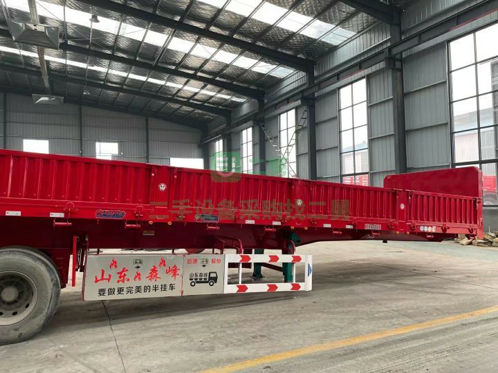 山東出售二手九成新的13米標車側(cè)翻半掛車手續(xù)齊全