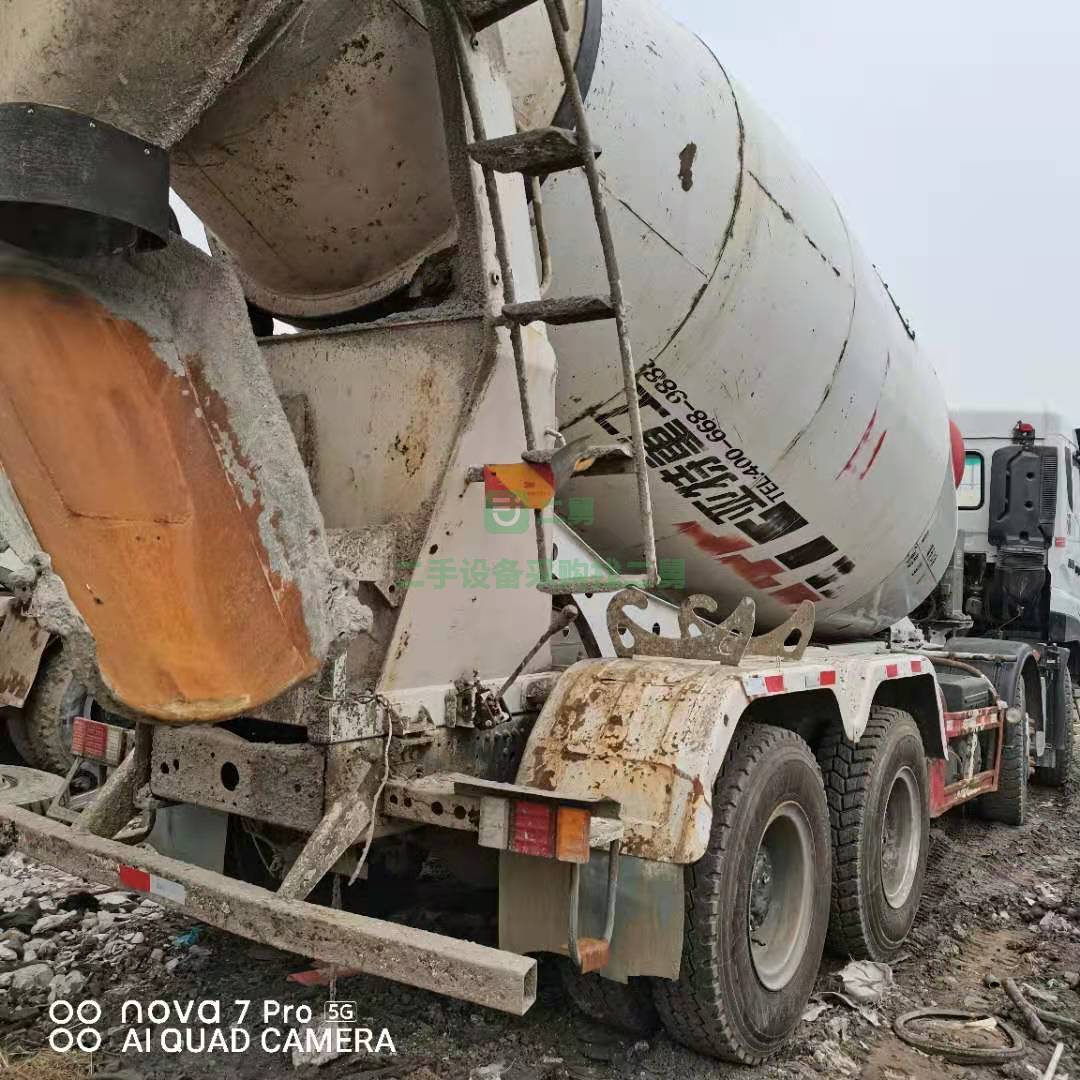 出售一臺17年斯太爾輕量化攪拌車 340馬力