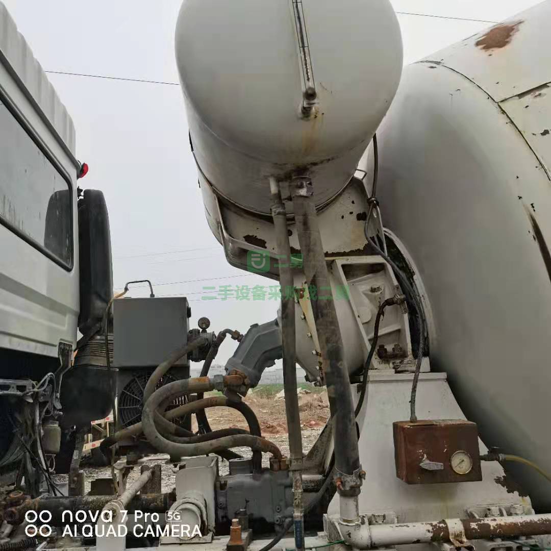 出售一臺17年斯太爾輕量化攪拌車 340馬力