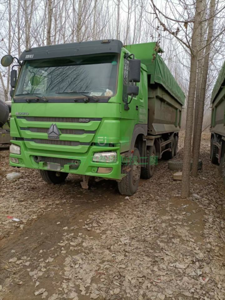 出售19年豪沃前四后八自卸車，大箱7.6米