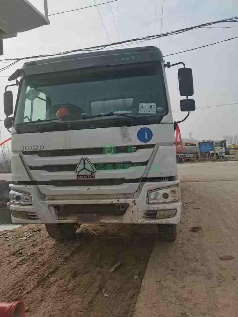出售1臺14年豪沃攪拌車，亞特上裝大20拉22方，包提檔