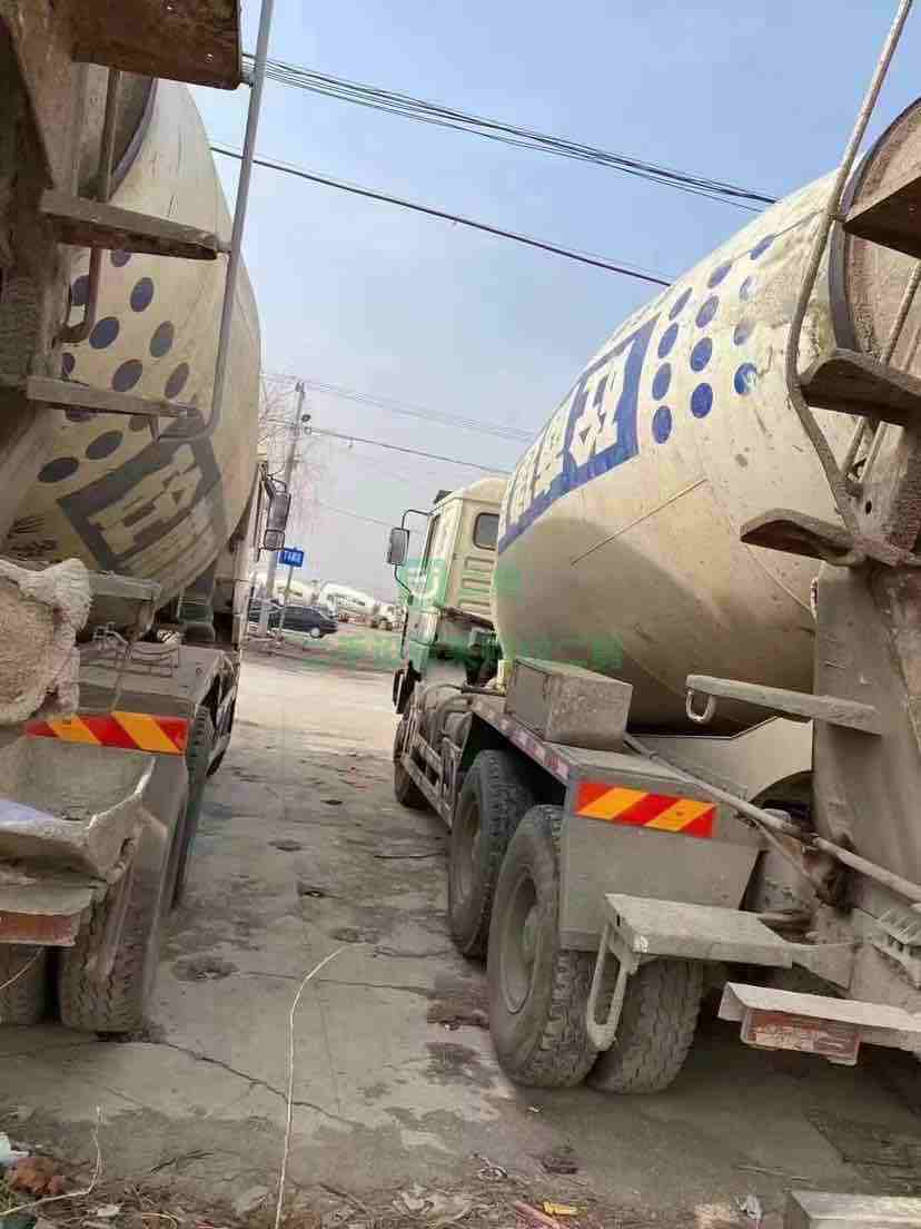 出售14年陜汽德隆，國四排放，攪拌車，手續齊全包提檔過戶