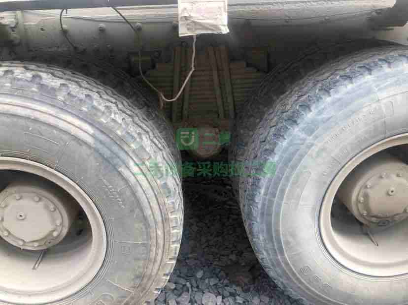 出售1臺13底豪沃攪拌車，國三排放，濰柴380馬力，大20方，協議過戶