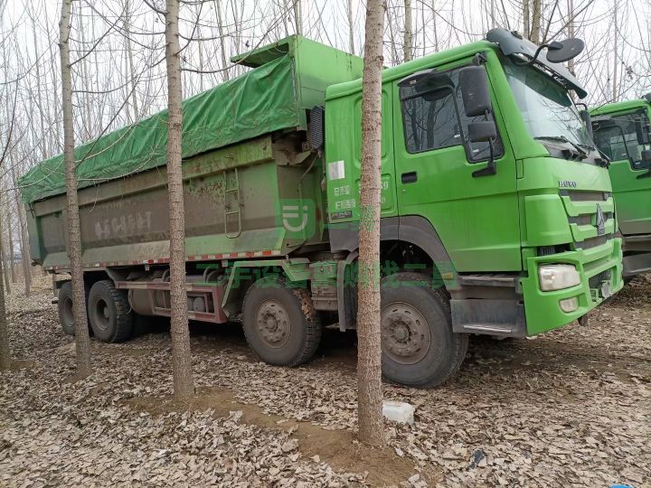 出售19年豪沃前四后八自卸車，大箱7.6米