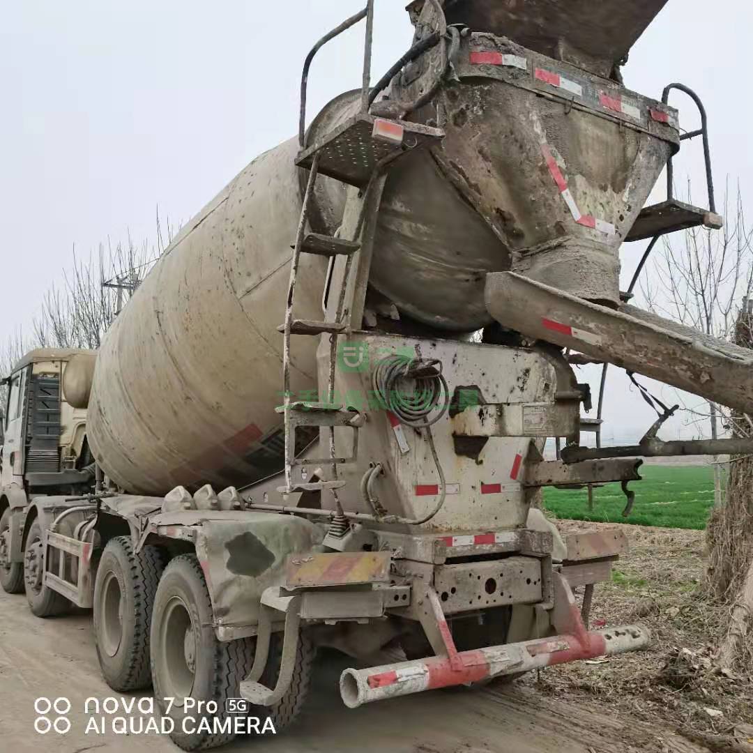 急售一臺臺17年國五輕量化豪沃攪拌車，340馬力